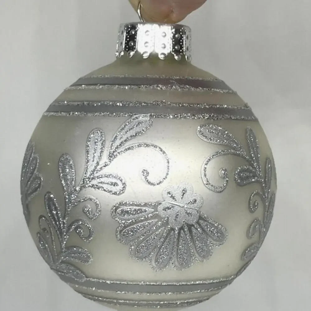 Silver Glitter Snowflake Baubles Icicle Glass Christmas Ornaments LOT‎ of 29